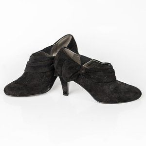 NWT Tahari suede bow booties - 10